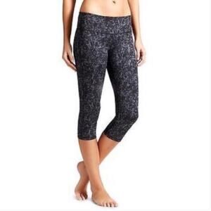 Athleta Woodlands Chaturanga Crop Reversible Black
